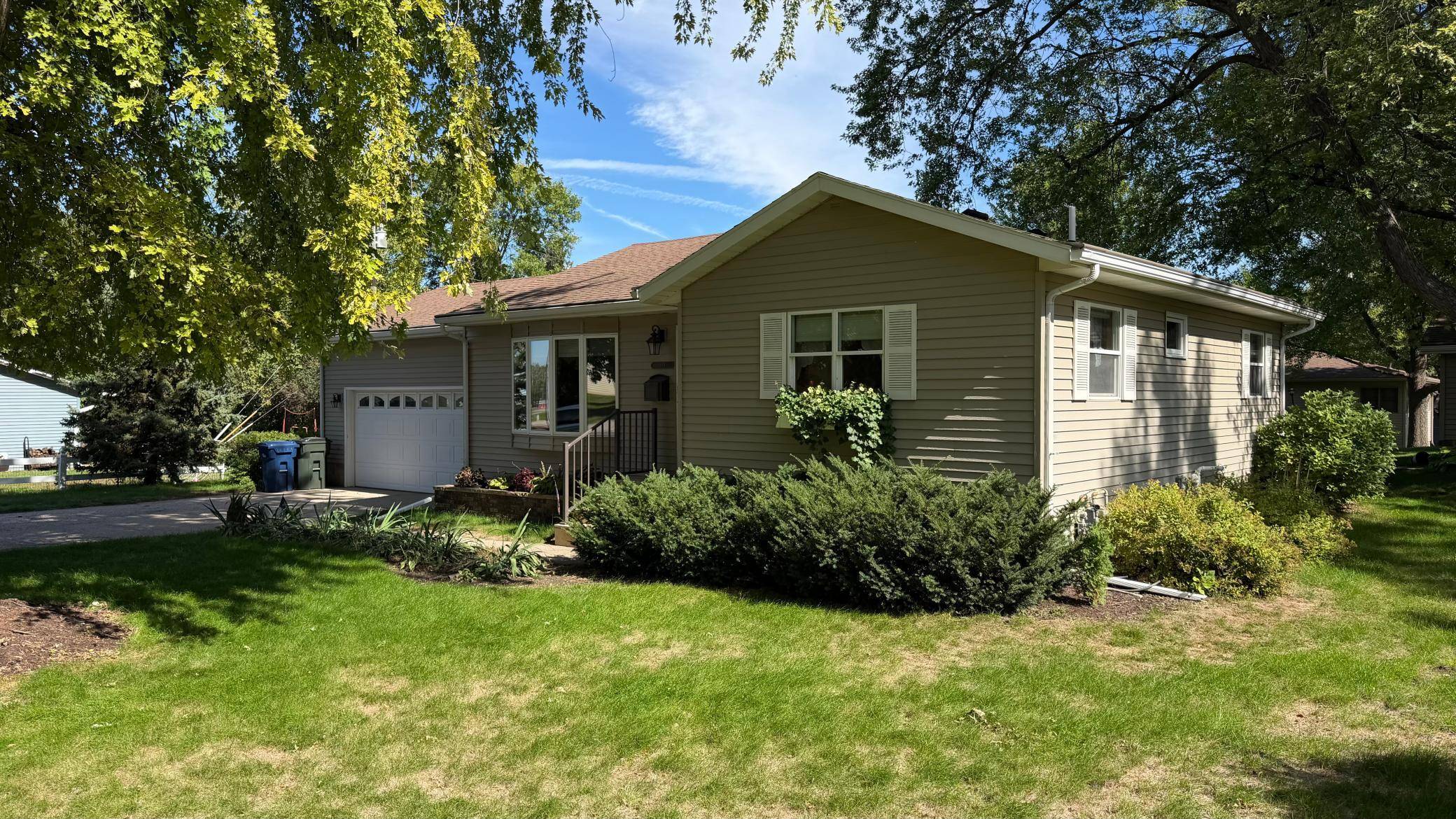 819 S Martin ST, Fergus Falls, MN 56537