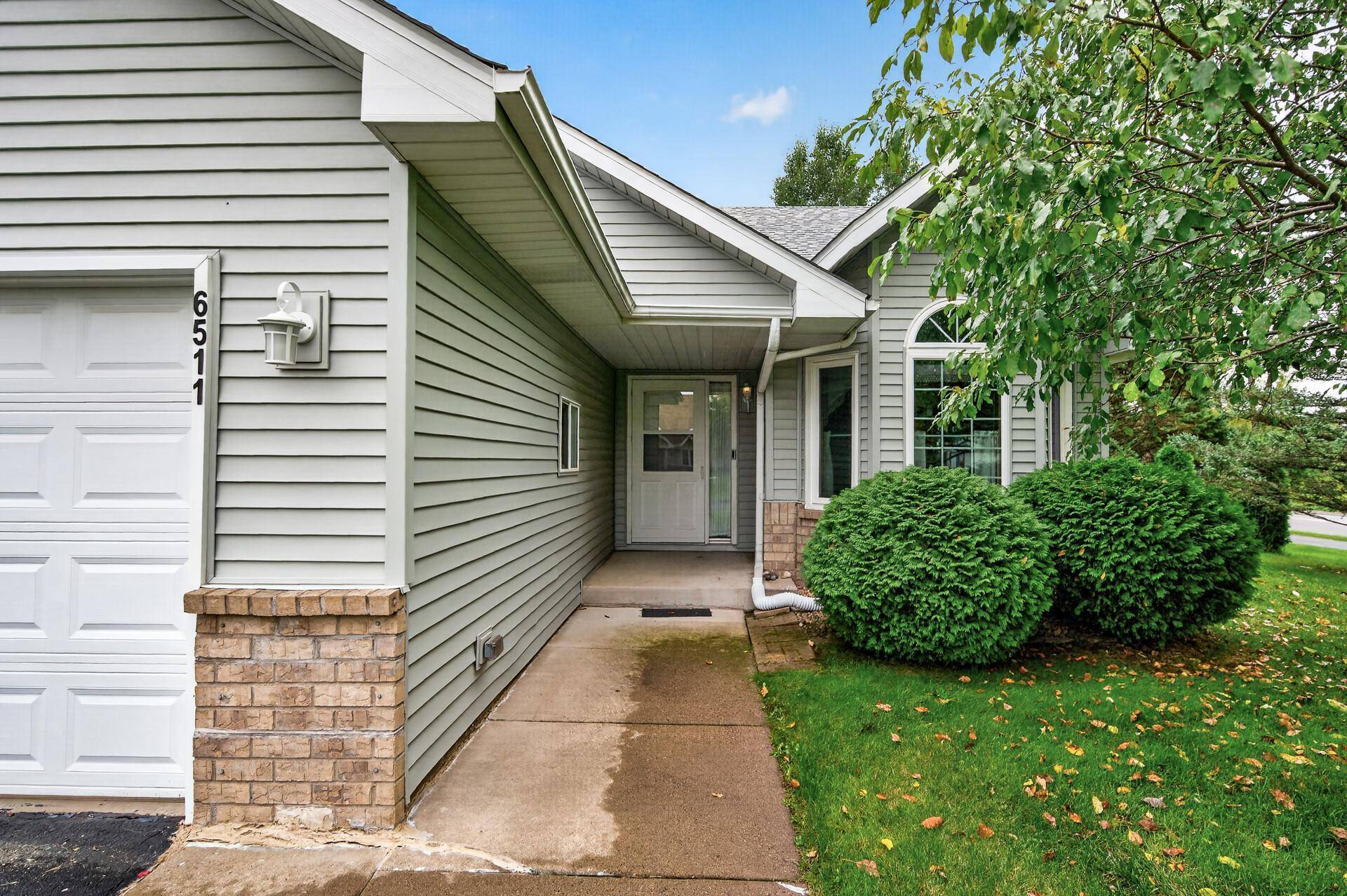 6511 20th ST N, Oakdale, MN 55128