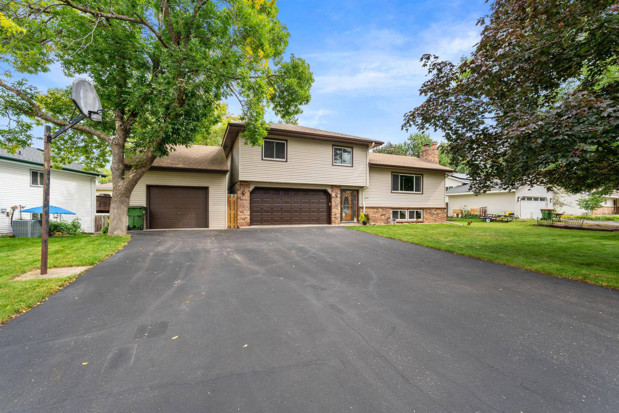 8653 Brant ST NE, Circle Pines, MN 55014
