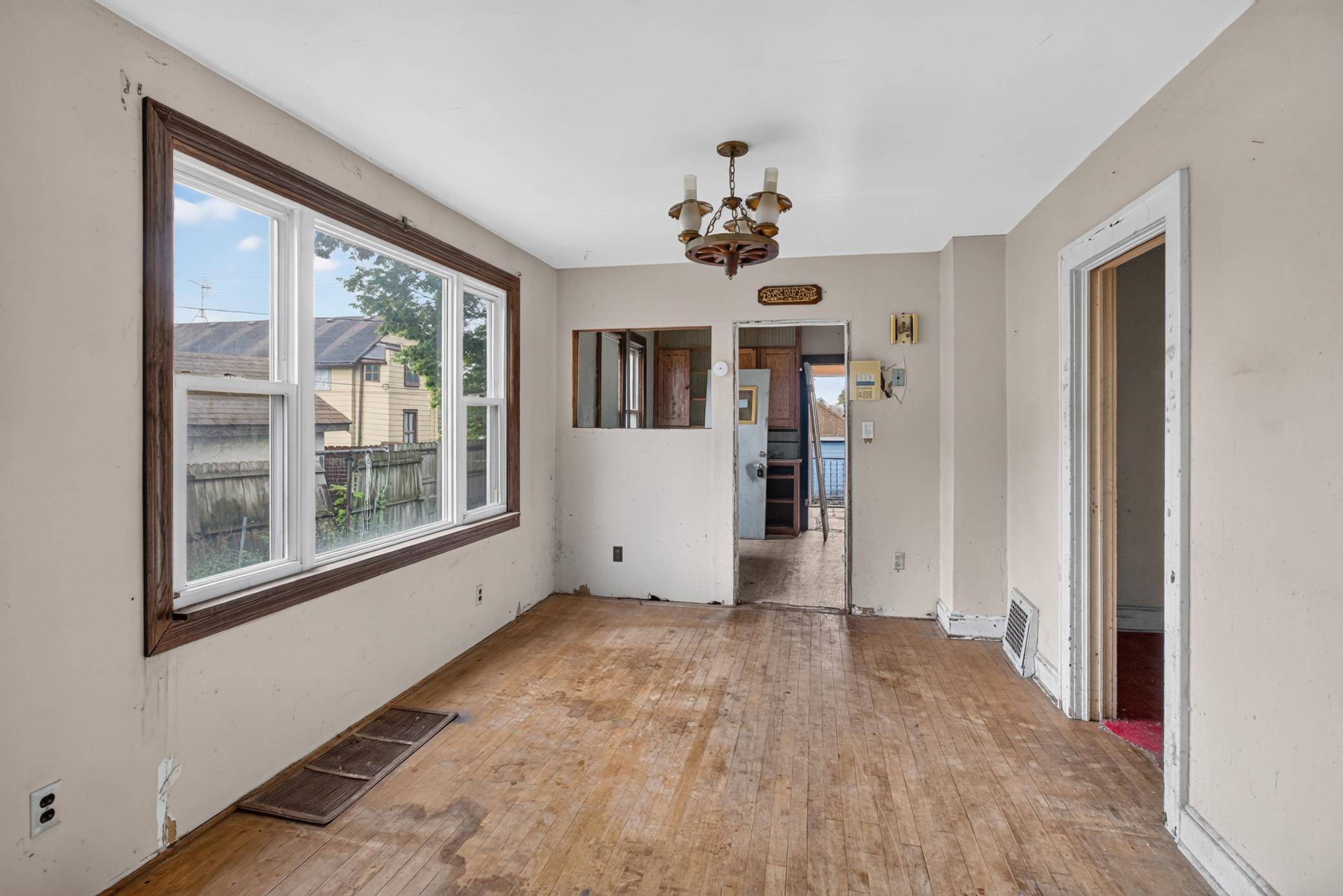 688 Magnolia AVE E, Saint Paul, MN 55106