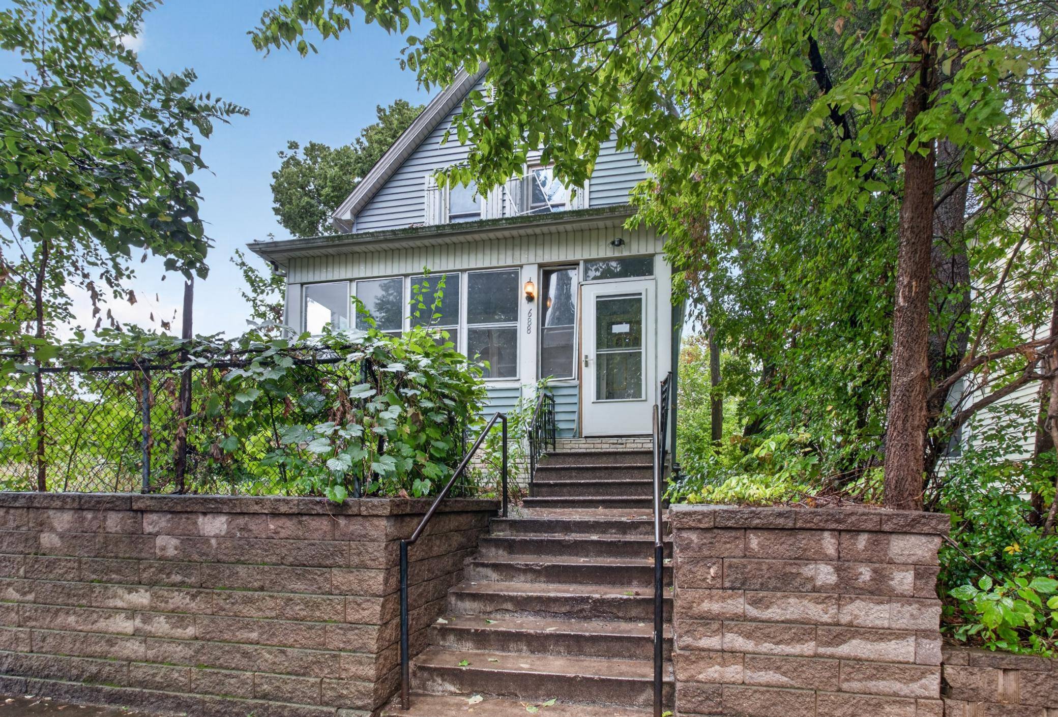 688 Magnolia AVE E, Saint Paul, MN 55106