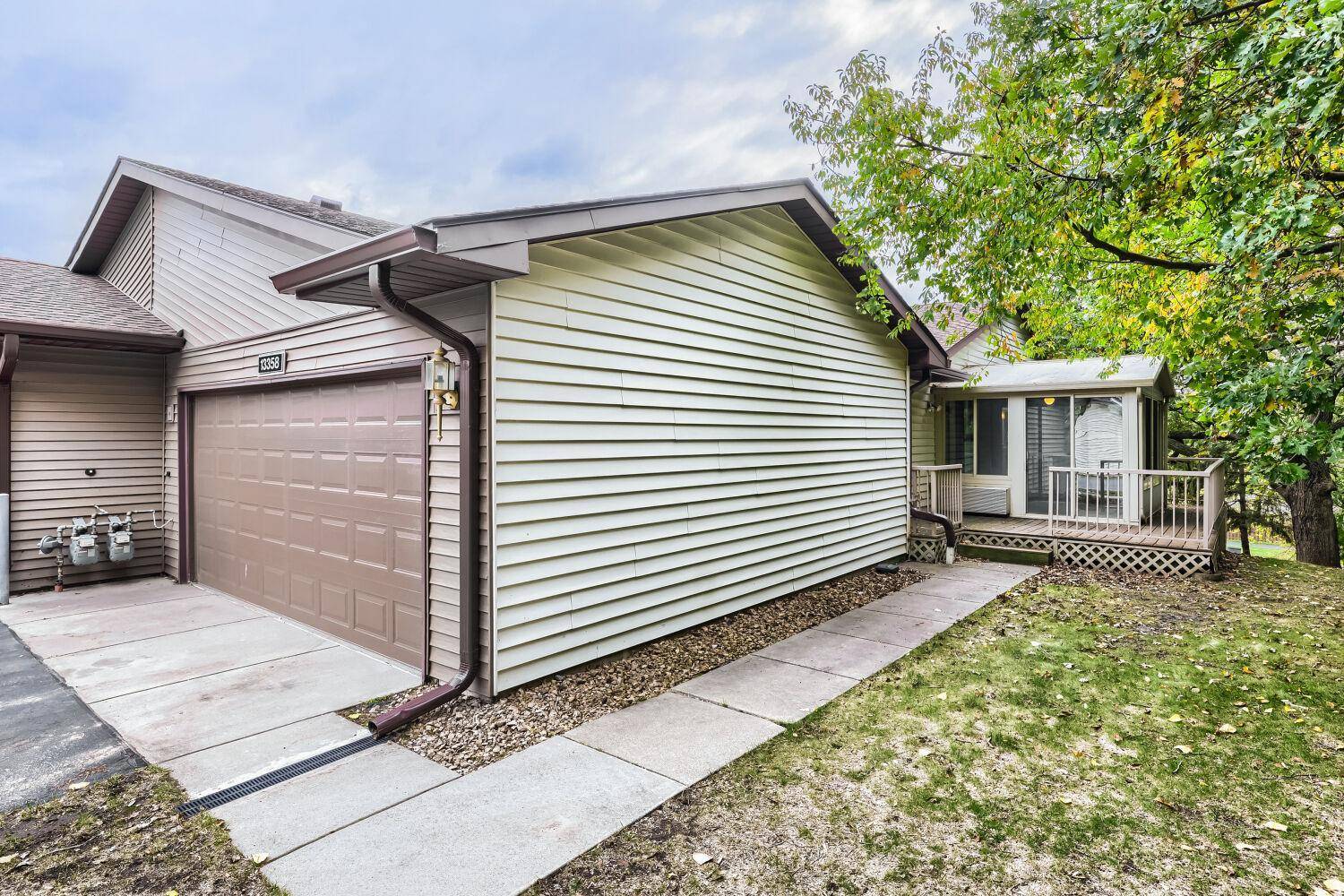 13358 Hughes CT, Apple Valley, MN 55124