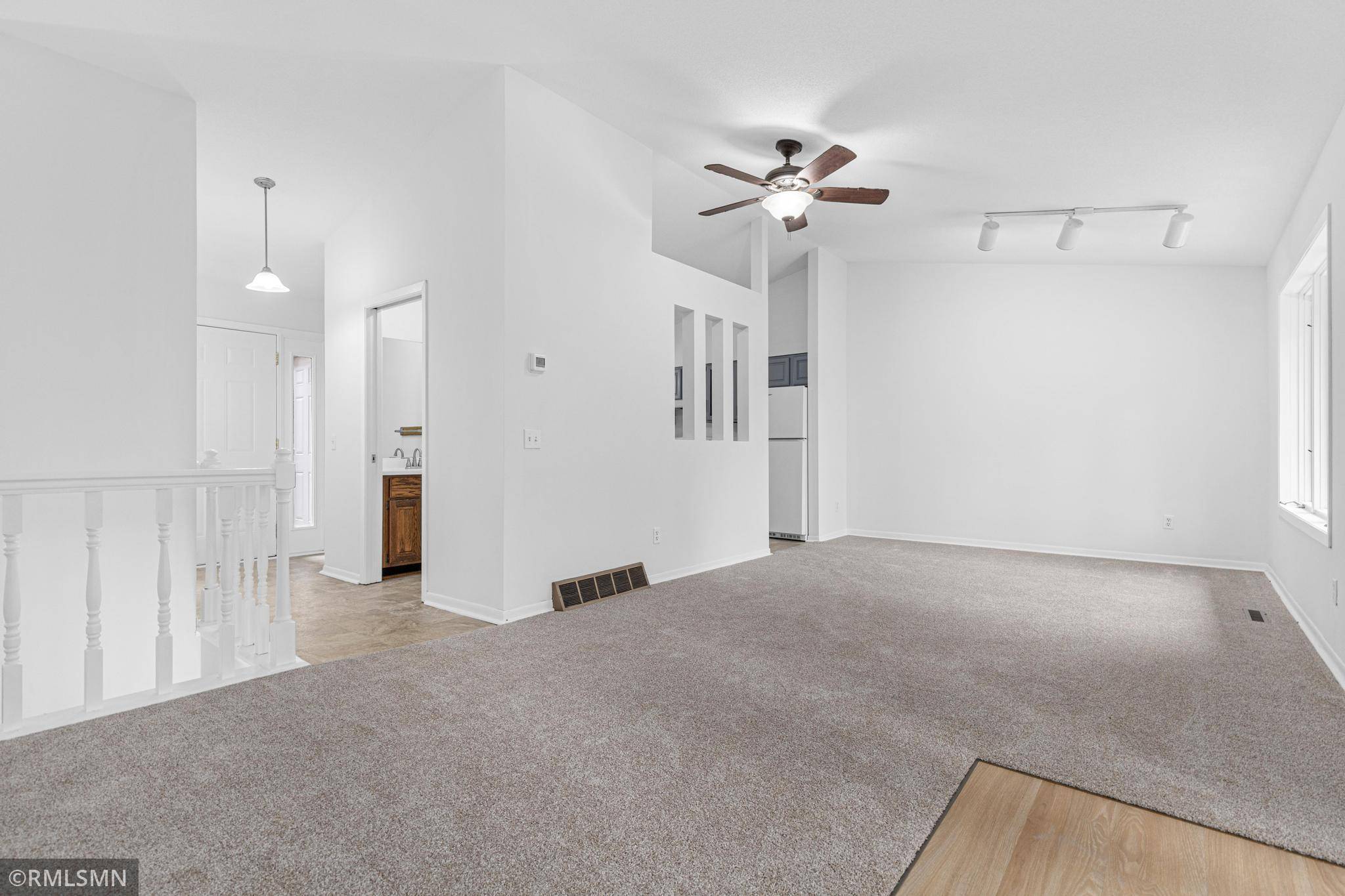 453 Hunter Hill RD, Hudson, WI 54016