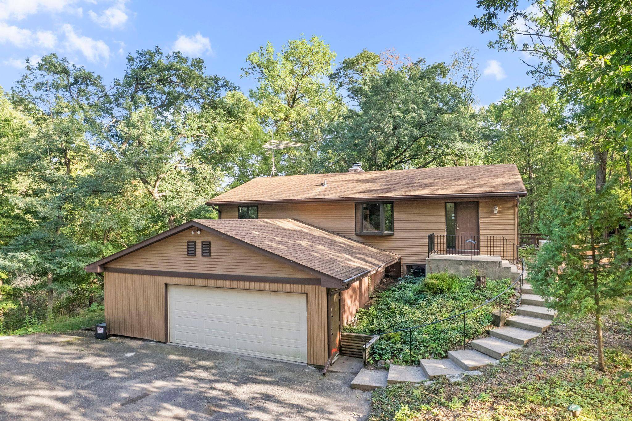9432 Old Concord BLVD, Inver Grove Heights, MN 55076