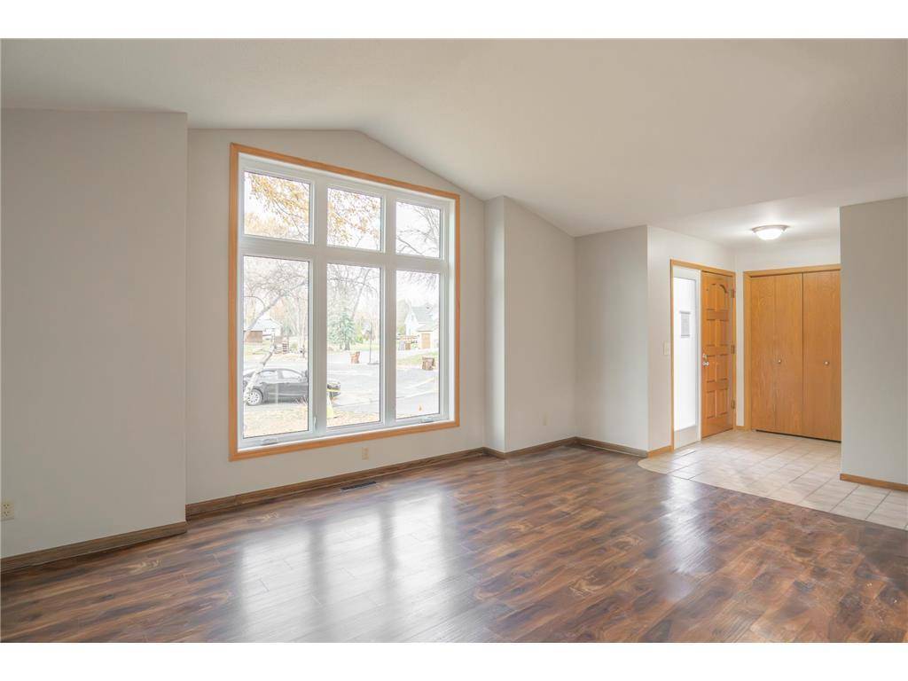 5245 Clayton Dr, Maple Plain, MN 55359