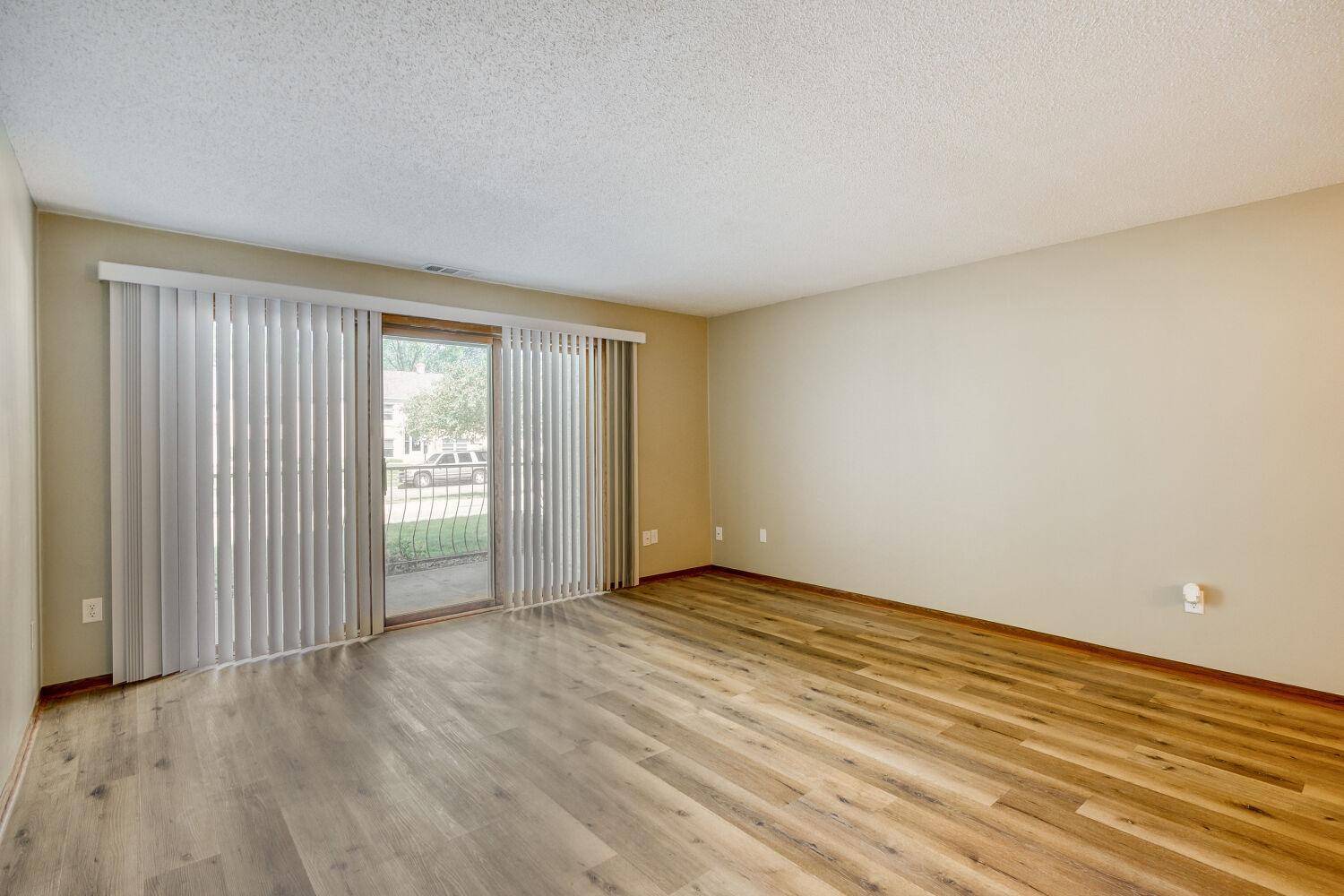 1450 Bidwell ST #108, West Saint Paul, MN 55118