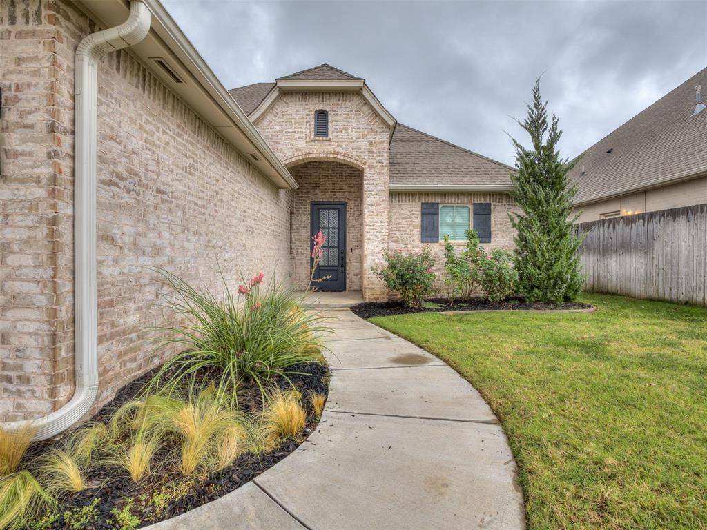 10608 NW Emily CIR, Oklahoma City, OK 73120