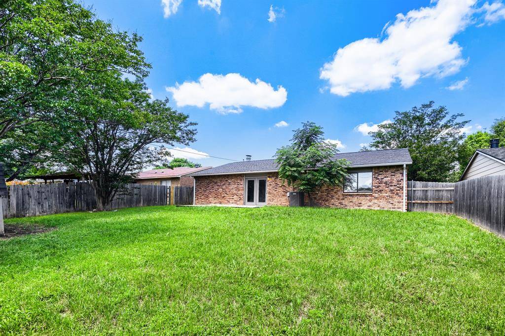 804 Netherland Drive, Arlington, TX 76017