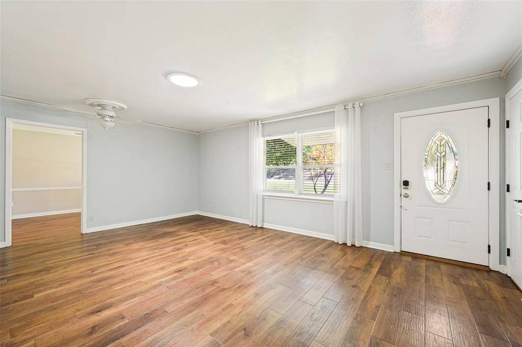 1504 Briarwood Boulevard, Arlington, TX 76013