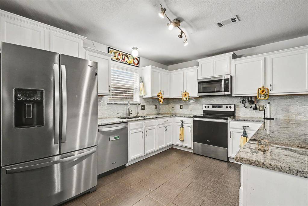 4728 Homelands Way, Fort Worth, TX 76135