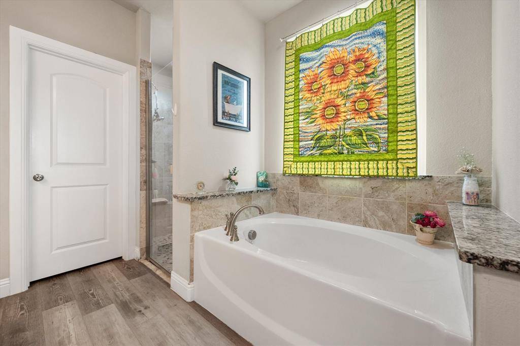 1700 Prestwick Lane, Ennis, TX 75119