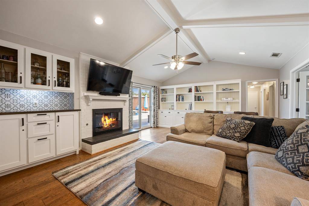 1931 Robin Meadow Drive, Carrollton, TX 75007