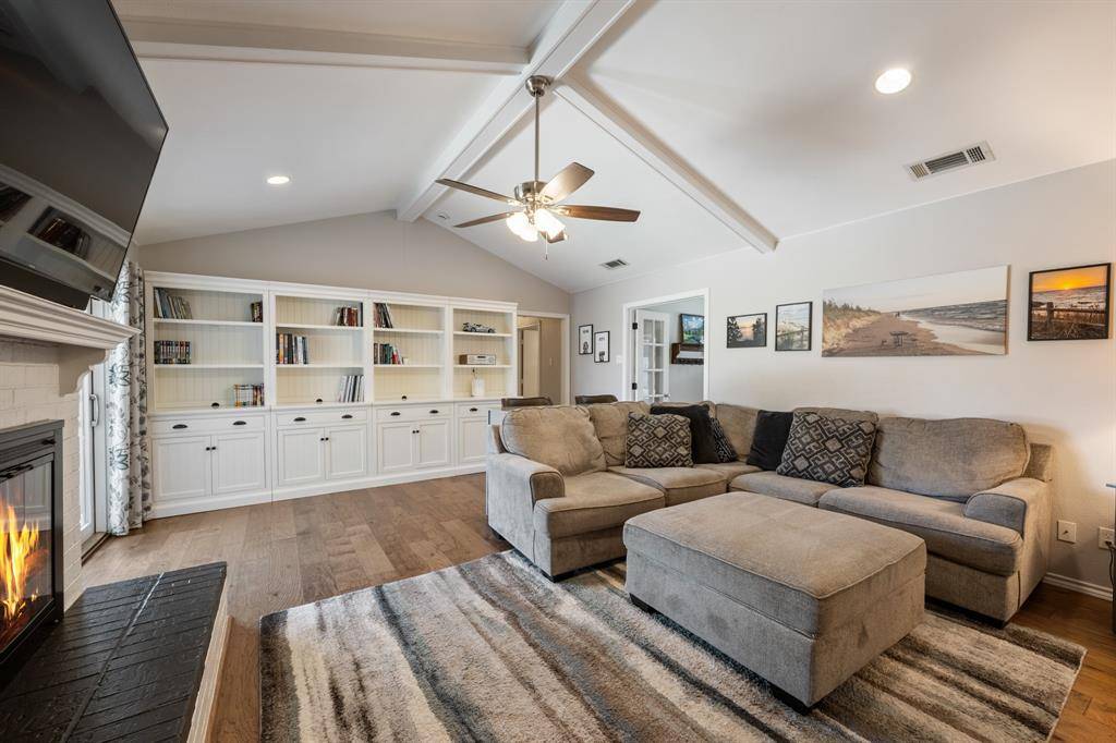 1931 Robin Meadow Drive, Carrollton, TX 75007