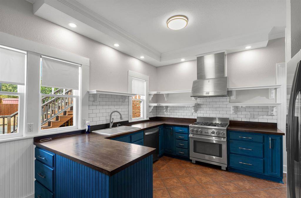 803 S Trinity Street, Decatur, TX 76234