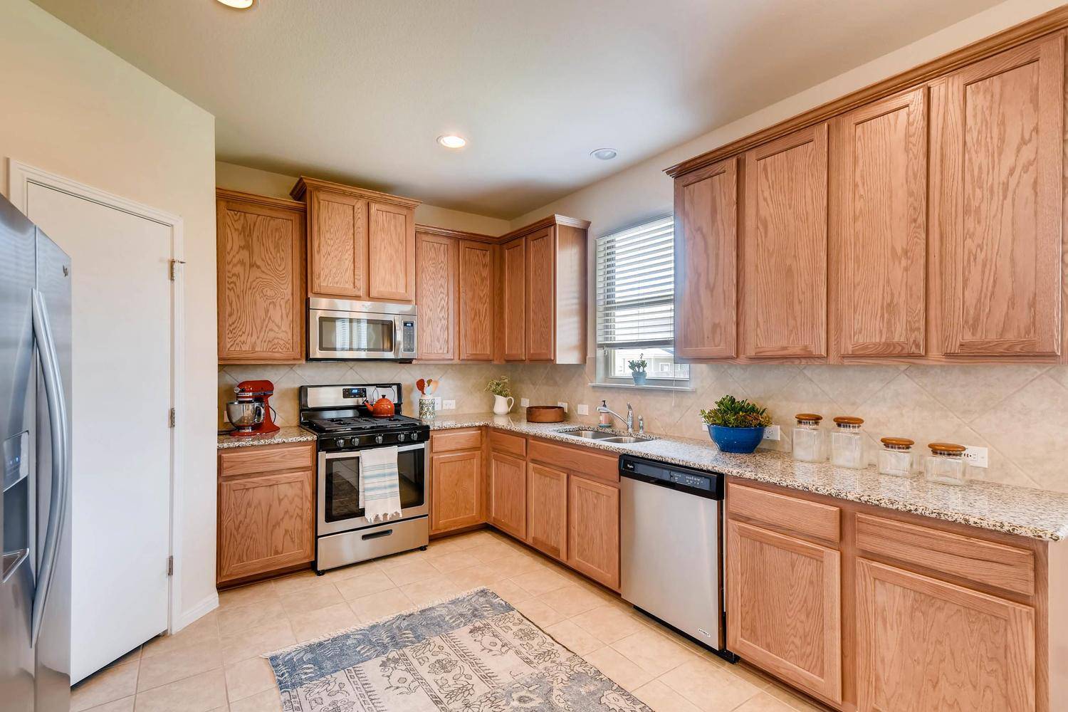 467 Twisted Oaks LN, Buda, TX 78610