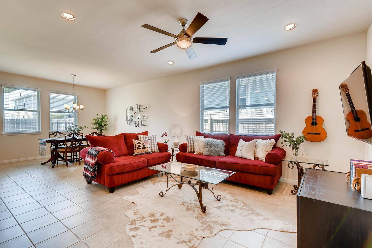 467 Twisted Oaks LN, Buda, TX 78610