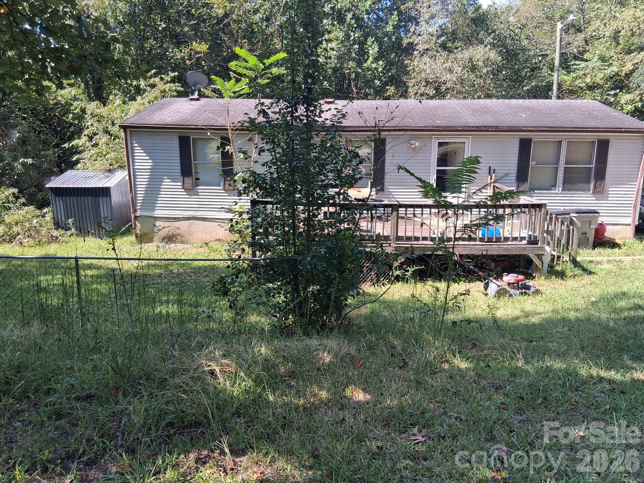 1215 Peak PL NW, Lenoir, NC 28645