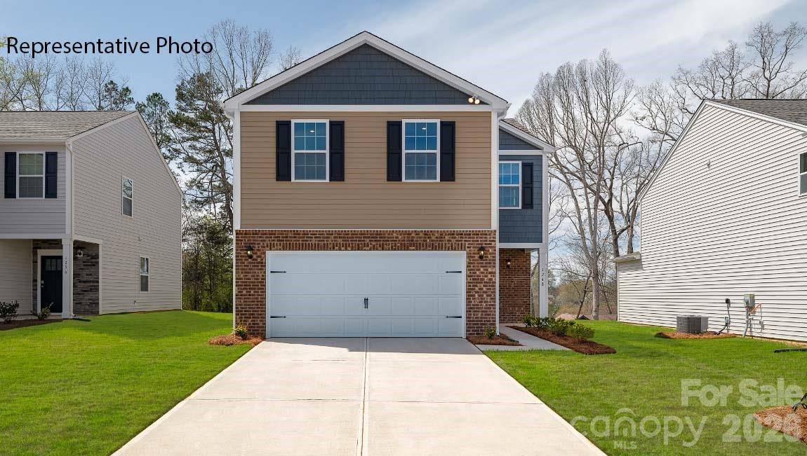 1448 7th Street DR NE, Hickory, NC 28601