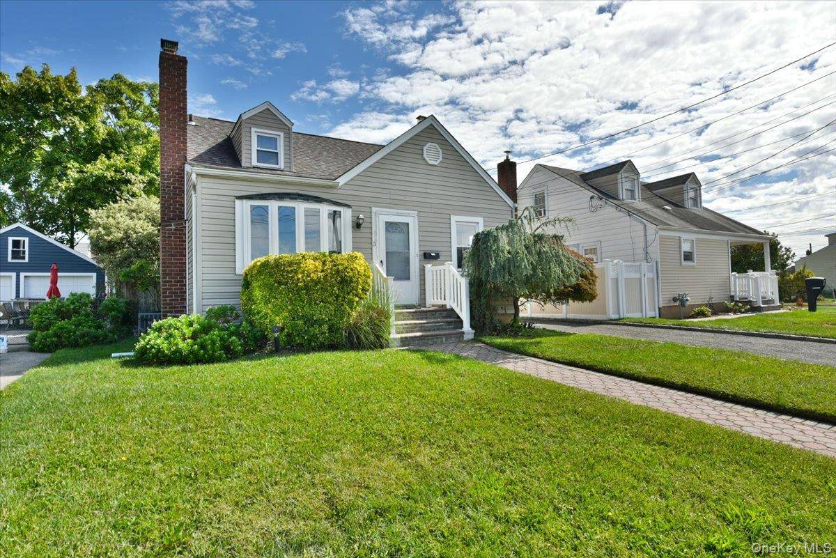 413 Stewart AVE, North Bellmore, NY 11710