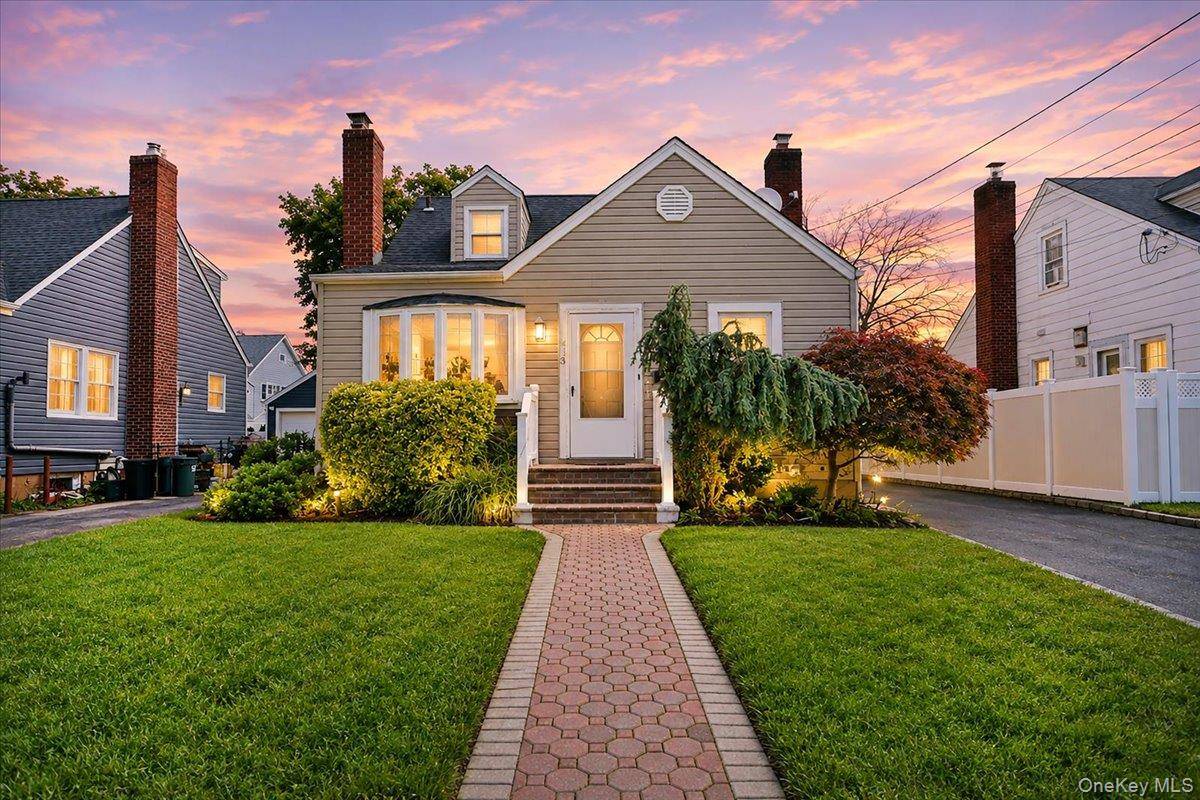 413 Stewart AVE, North Bellmore, NY 11710