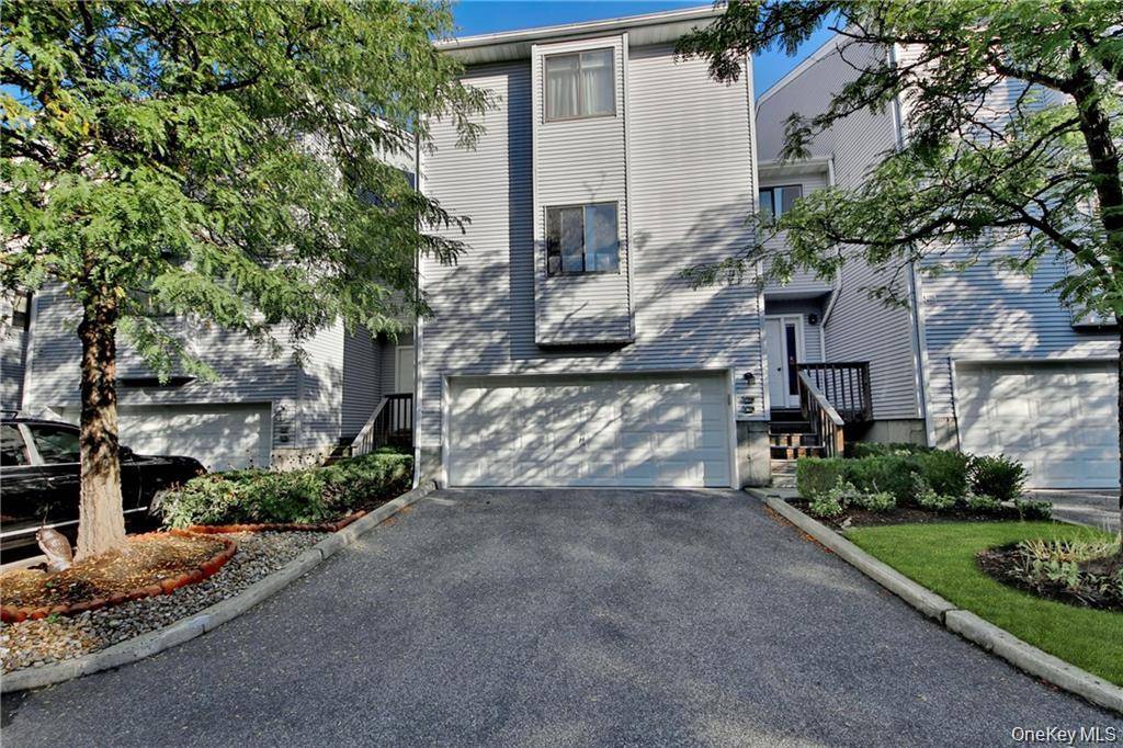70 Chester LN, Nanuet, NY 10954