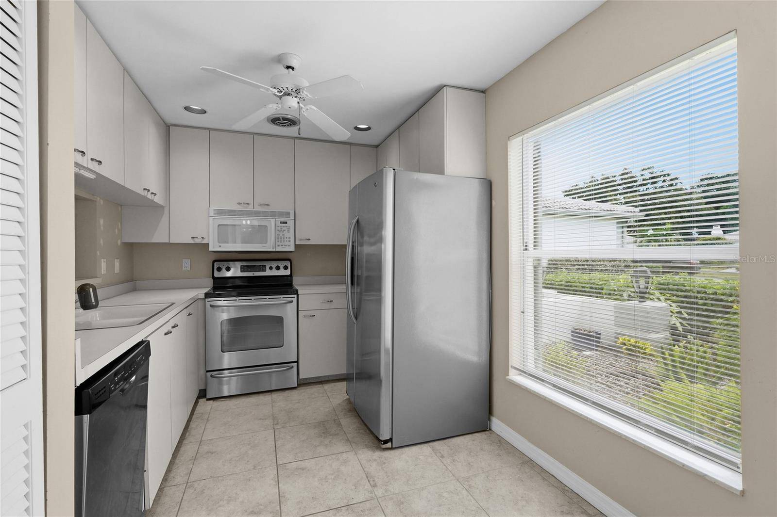 3032 RINGWOOD MEADOW #17, Sarasota, FL 34235