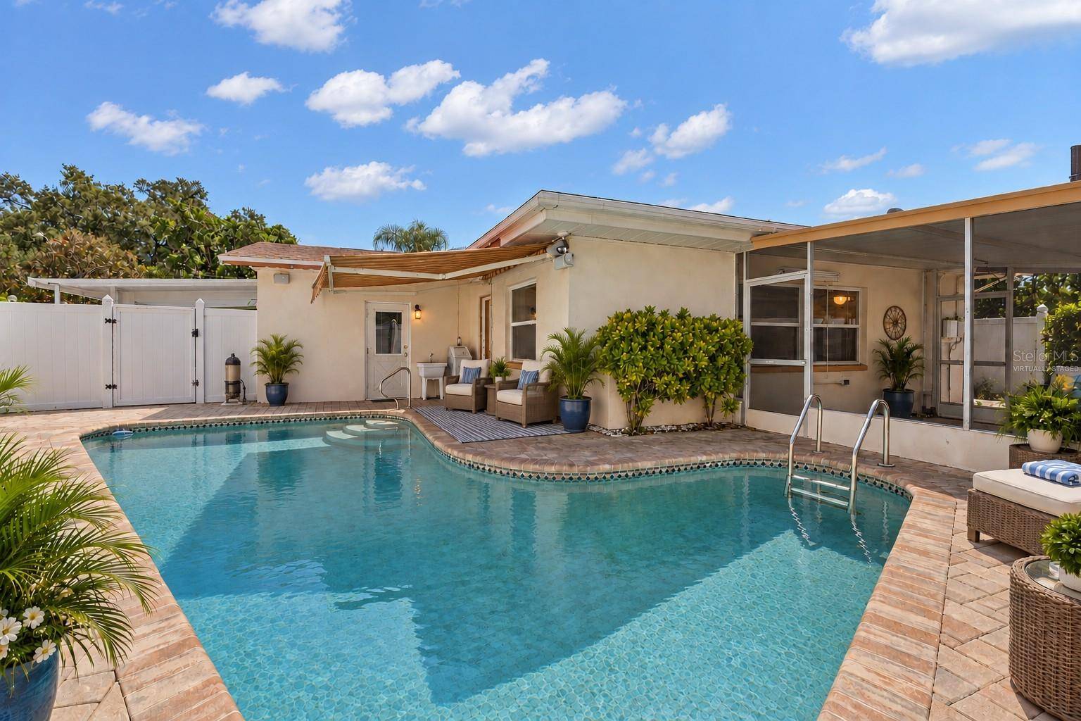 106 S FERNWOOD AVE, Clearwater, FL 33765