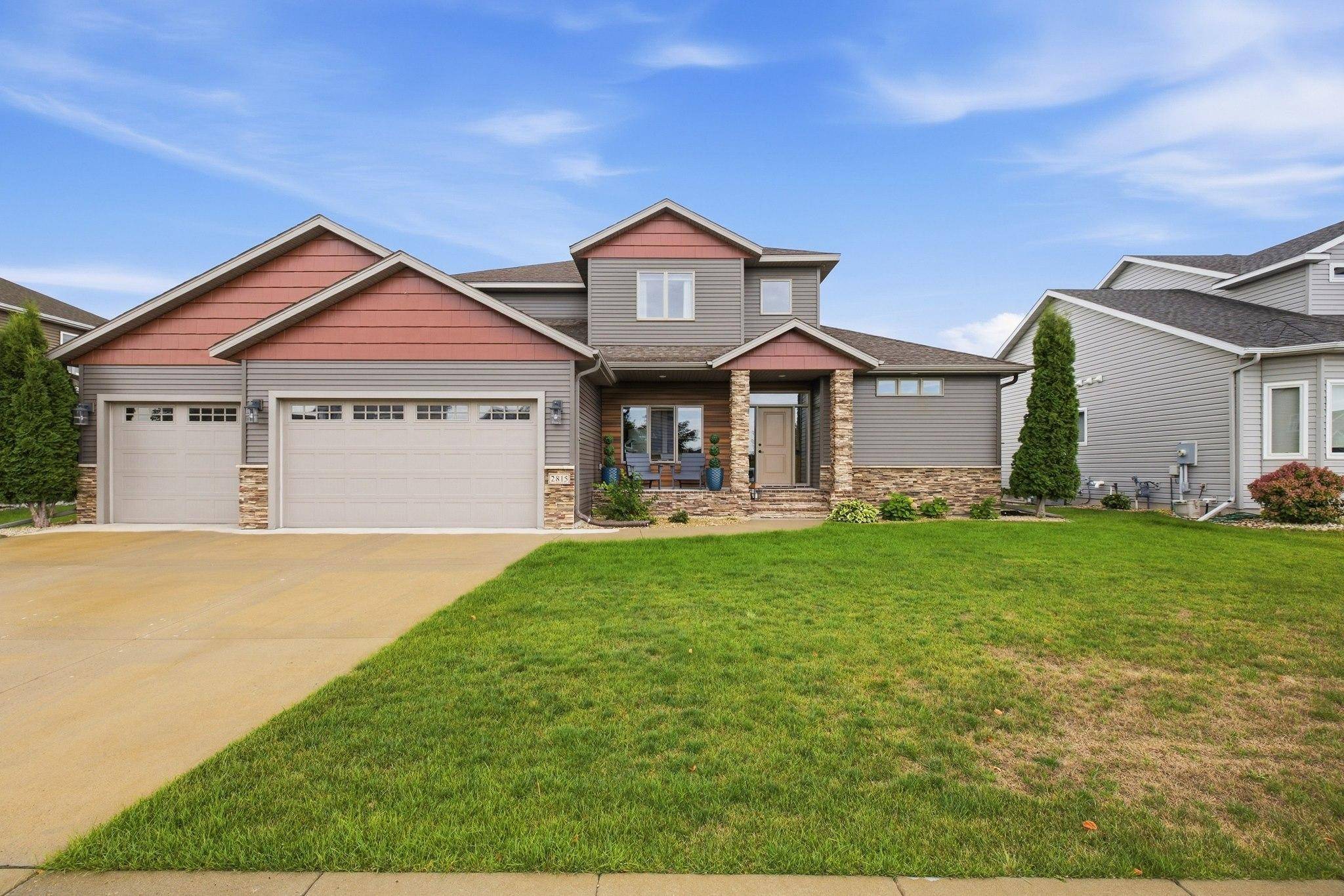 2815 PYLE LN E, West Fargo, ND 58078