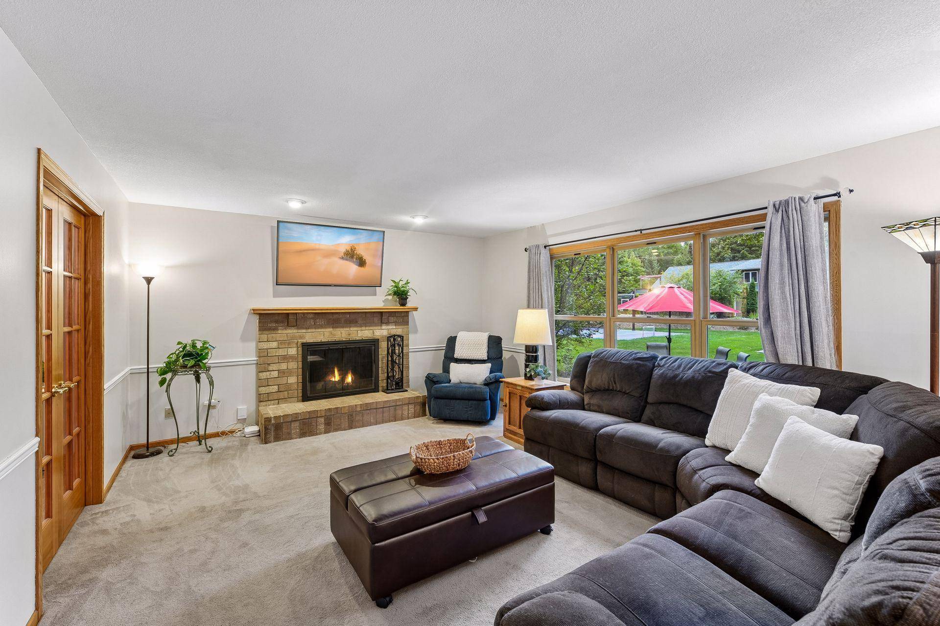 26145 Oak Leaf TRL, Shorewood, MN 55331