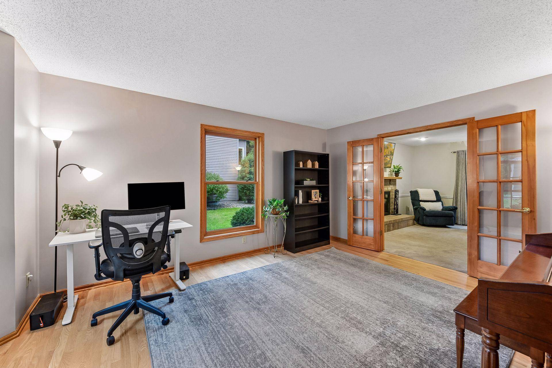 26145 Oak Leaf TRL, Shorewood, MN 55331