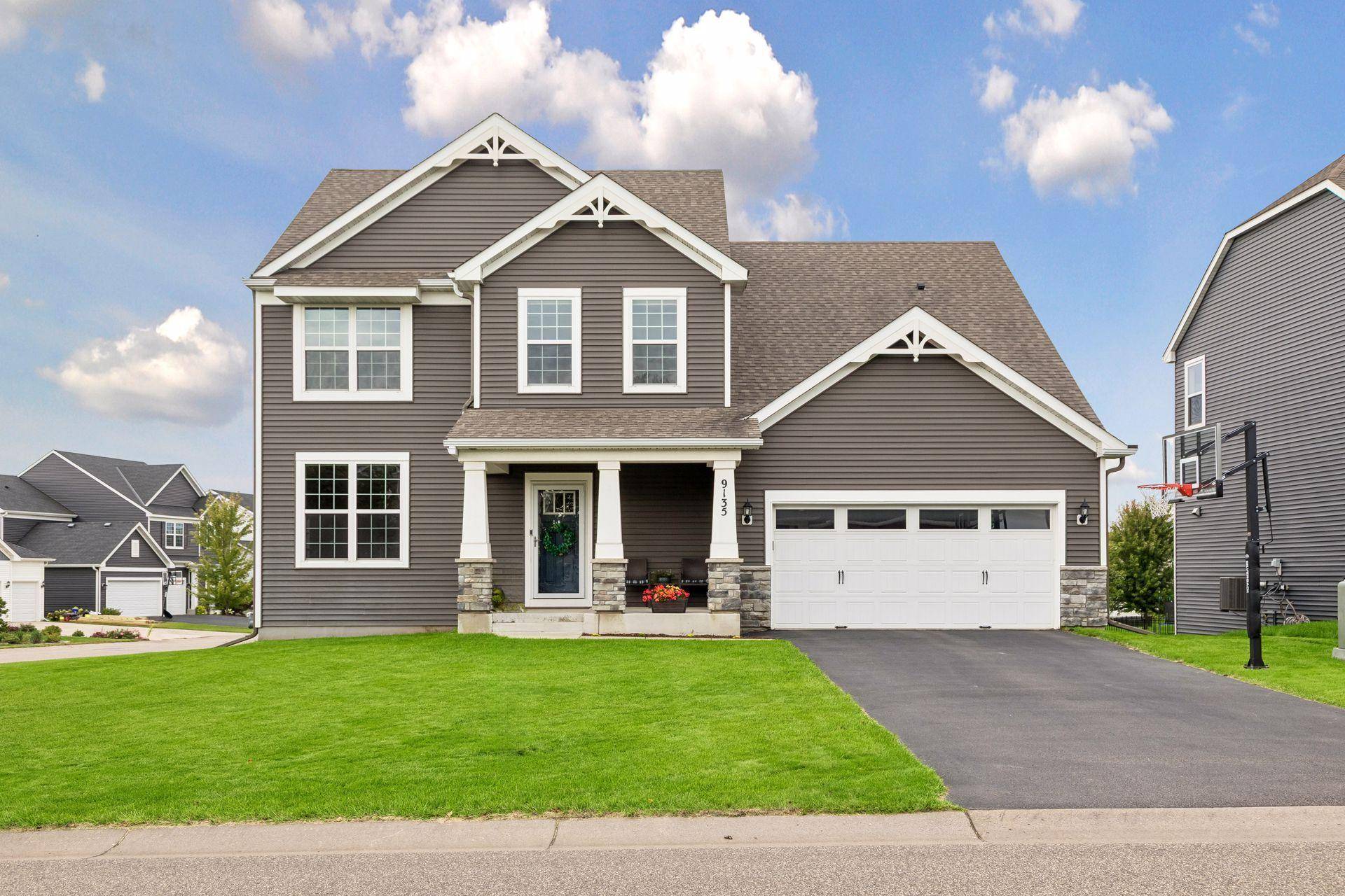 9135 Lighthouse LN, Woodbury, MN 55129