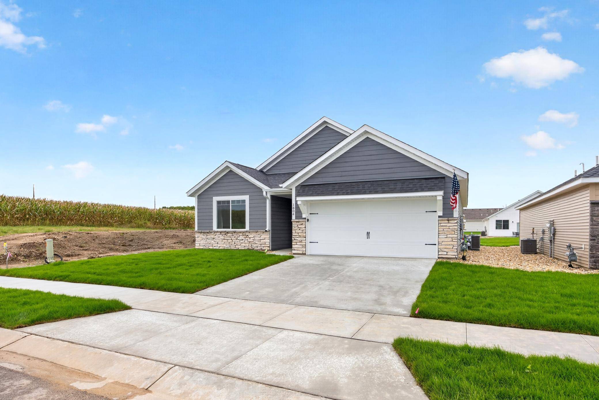 1804 Dale PL SE, Pine Island, MN 55963
