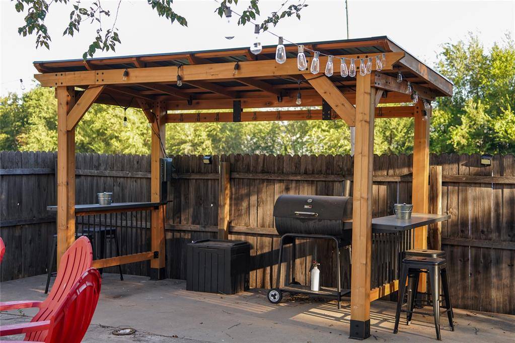 924 N Ash ST, Guthrie, OK 73044