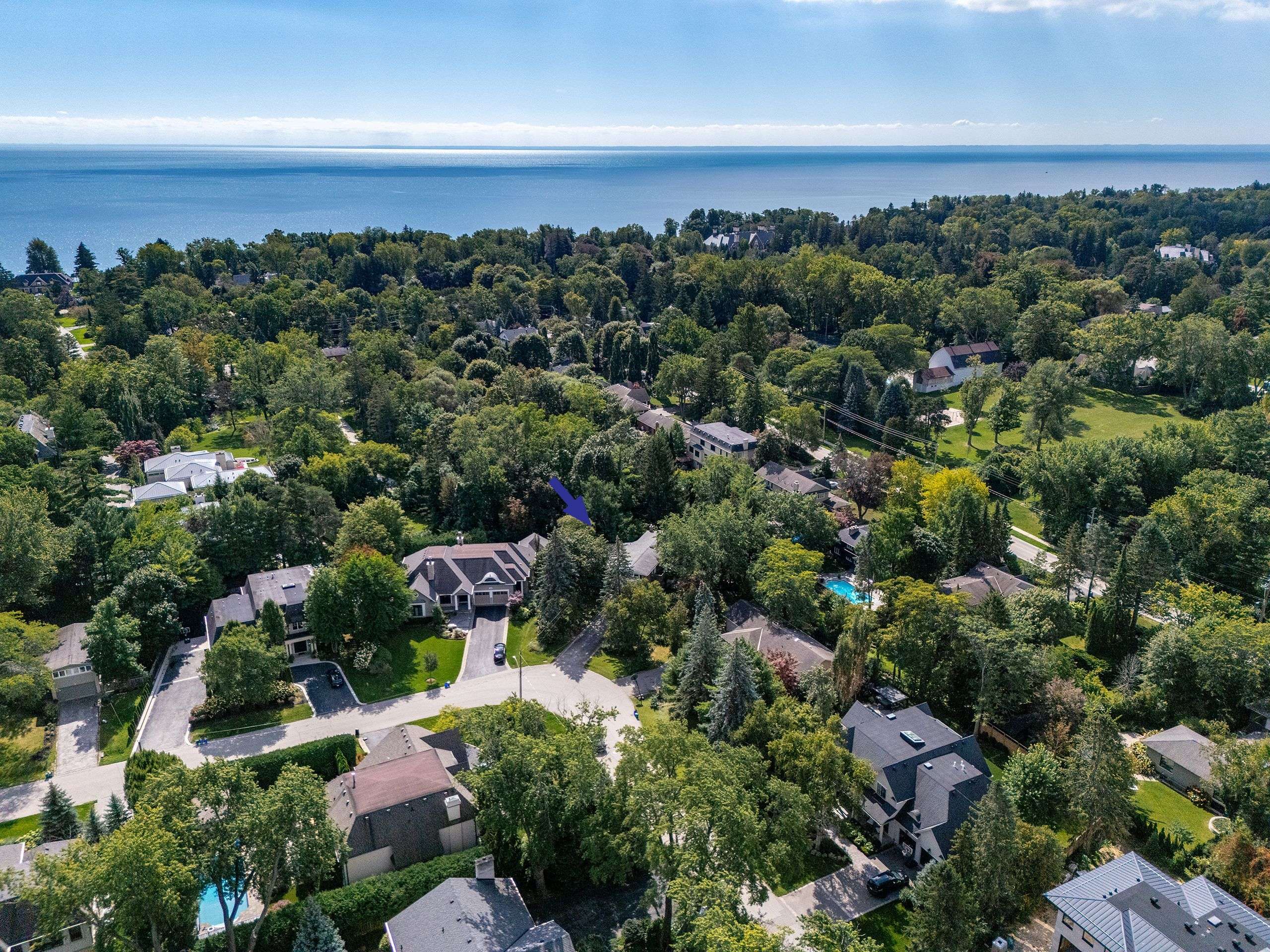 1242 Donlea CRES, Oakville, ON L6J 1V7