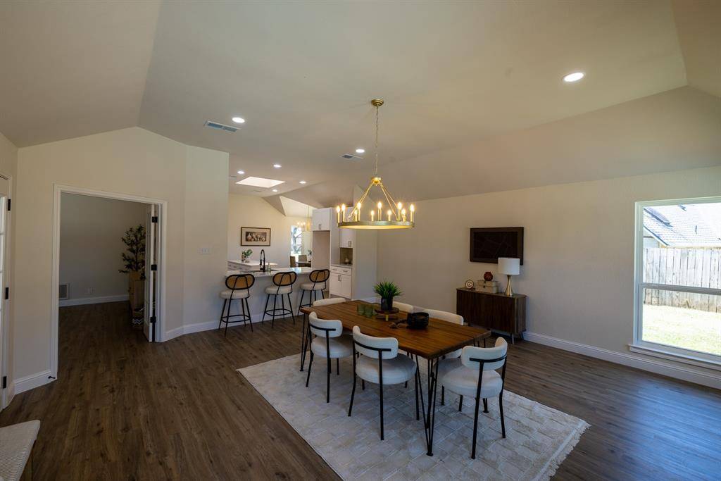 612 Aqua Vista Drive, Granbury, TX 76049