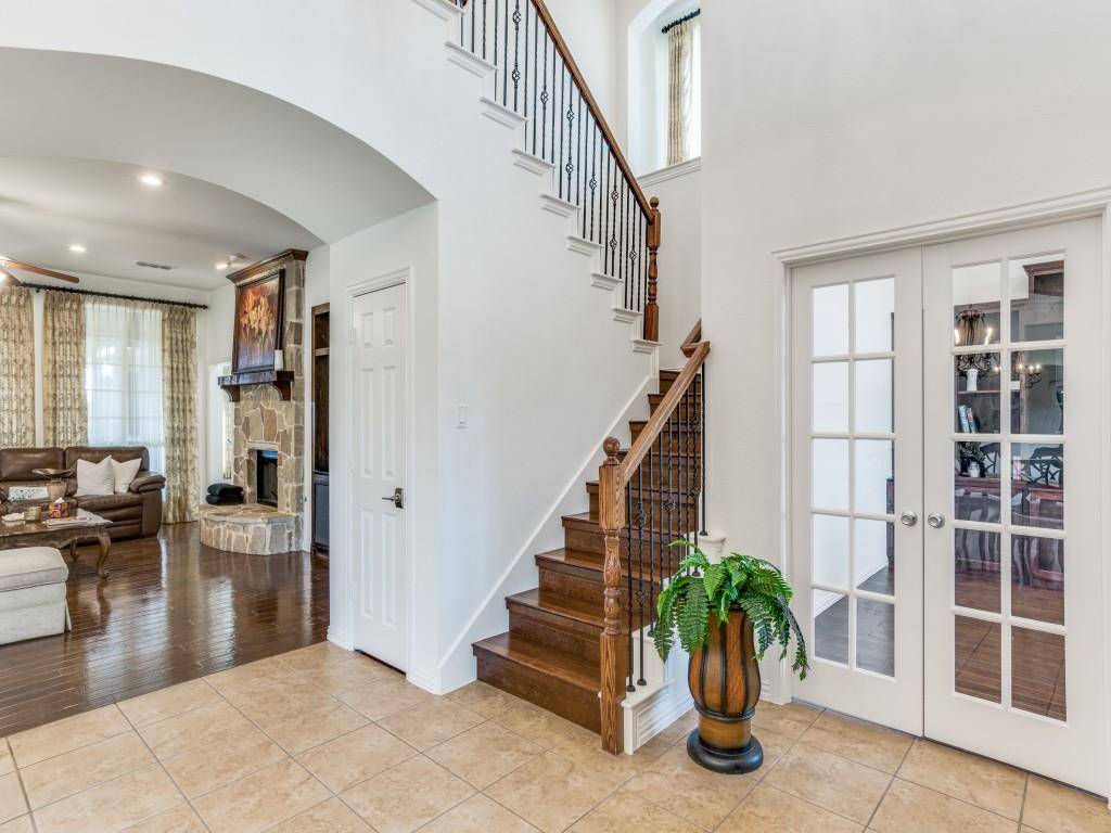 7110 Waterbury Drive, Rowlett, TX 75089