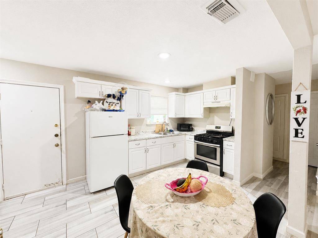 1125 Ridgeview Street, Mesquite, TX 75149