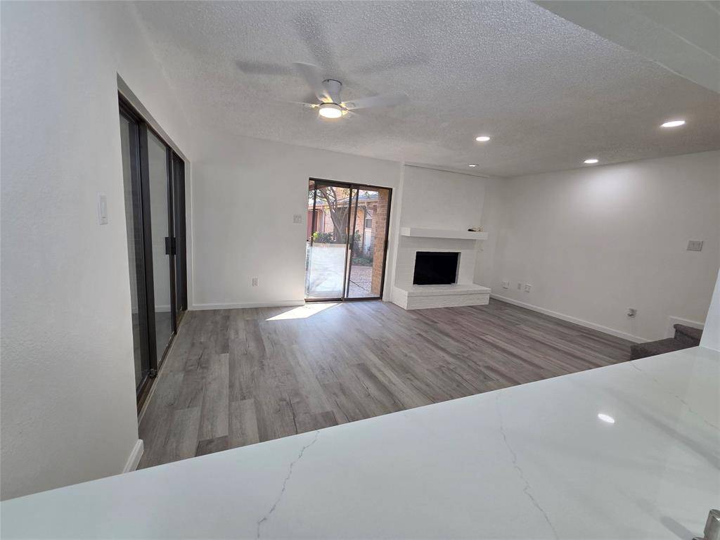 82 Morrow Drive, Bedford, TX 76021