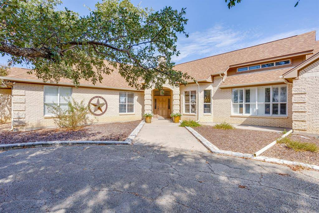 2112 Miller Court, Granbury, TX 76049