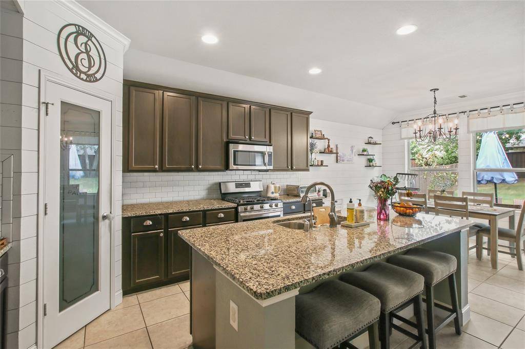 913 Freesia Drive, Little Elm, TX 75068