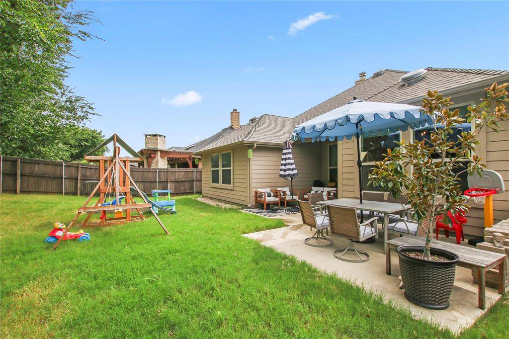913 Freesia Drive, Little Elm, TX 75068
