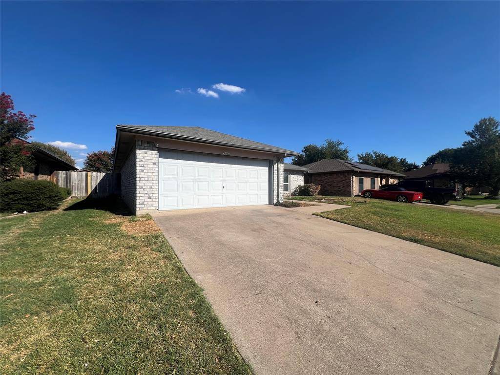 7808 Mallard Lane, Watauga, TX 76148
