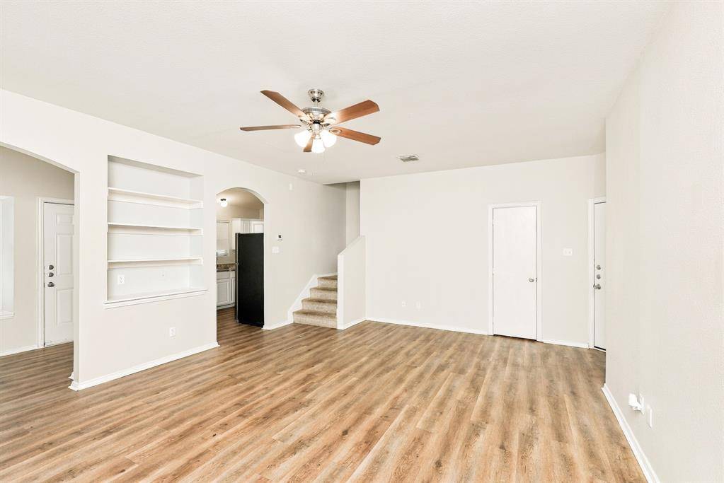 144 Creek Cove Drive, Dallas, TX 75217