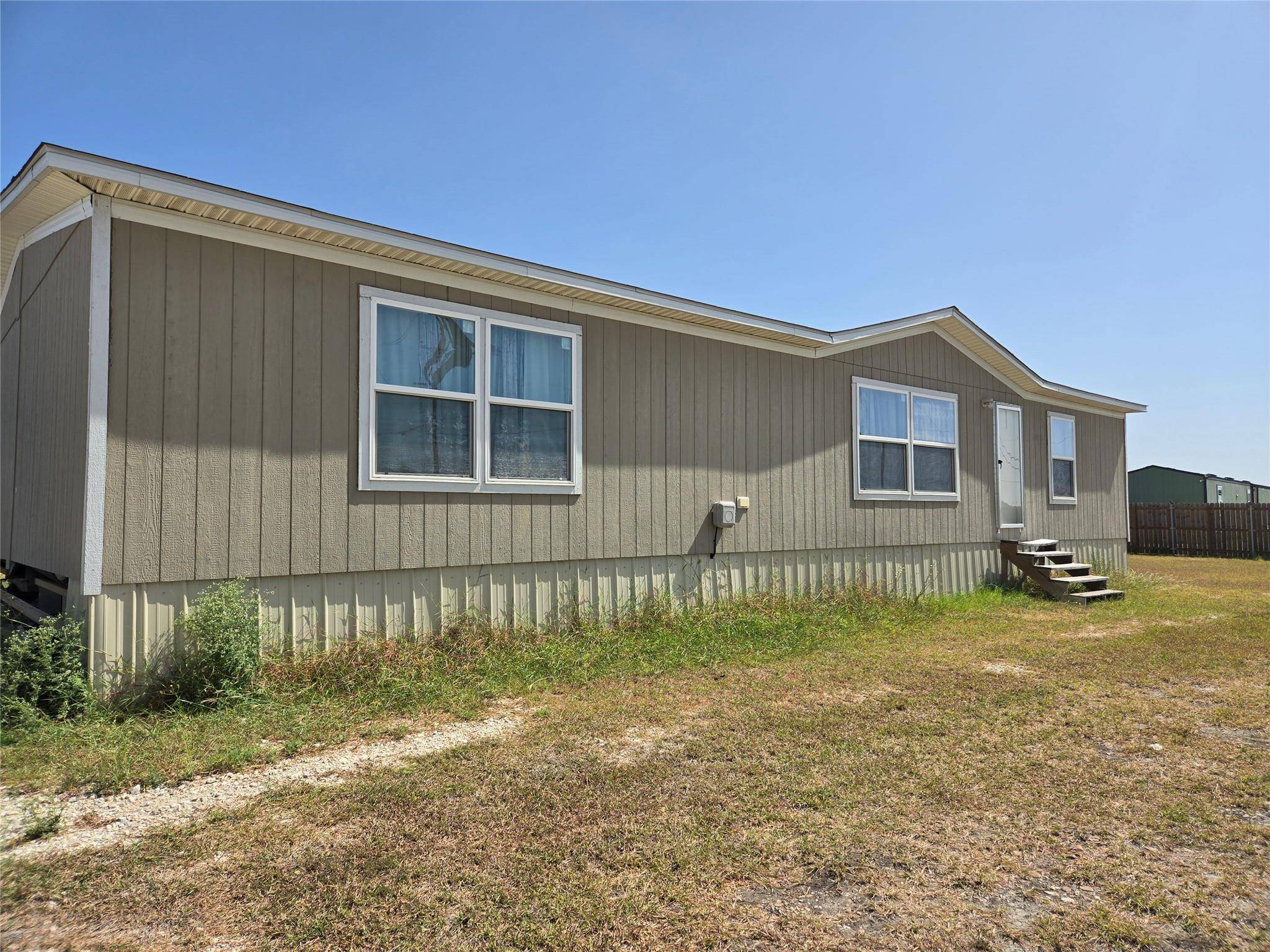 166 Brown Pelican DR, Del Valle, TX 78617