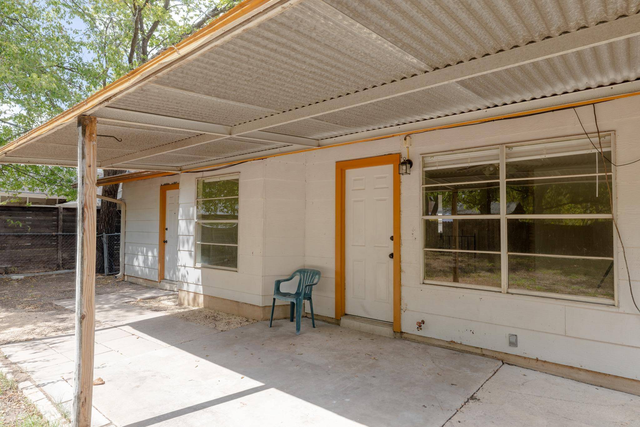 211 E Lisa DR, Austin, TX 78752