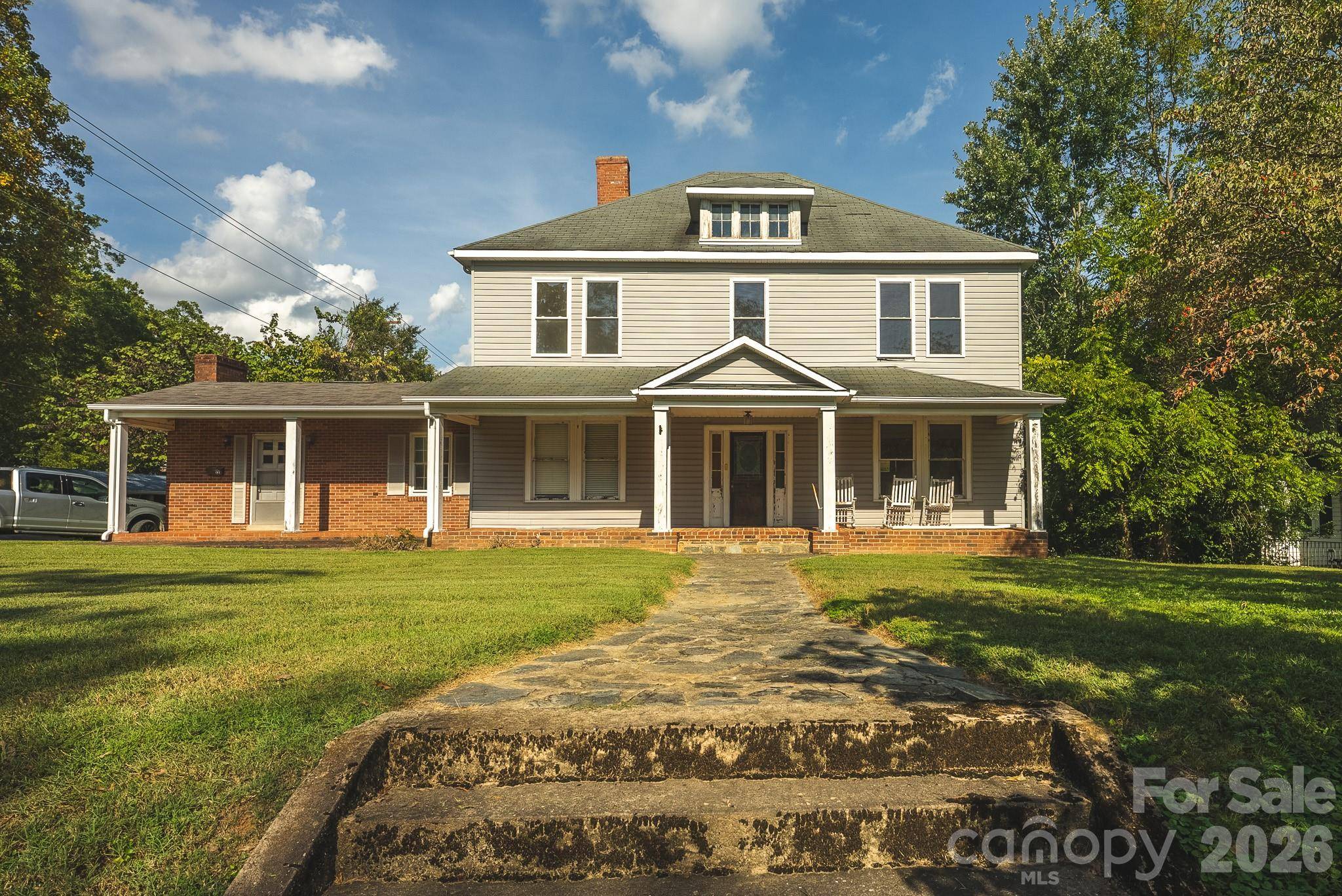 12 1st Avenue DR SE, Taylorsville, NC 28681
