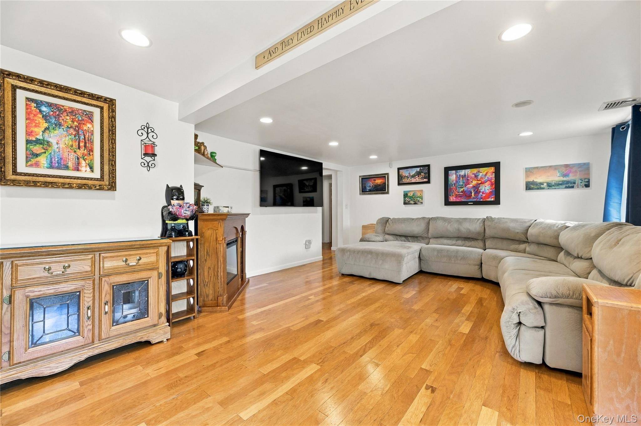 2 Stanton DR, Newburgh, NY 12550