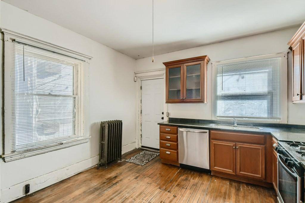 2541 3rd AVE S, Minneapolis, MN 55404