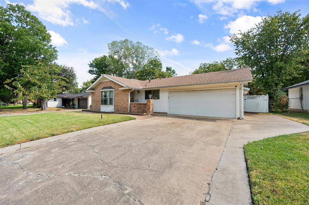 1924 Canterbury Street, Irving, TX 75062