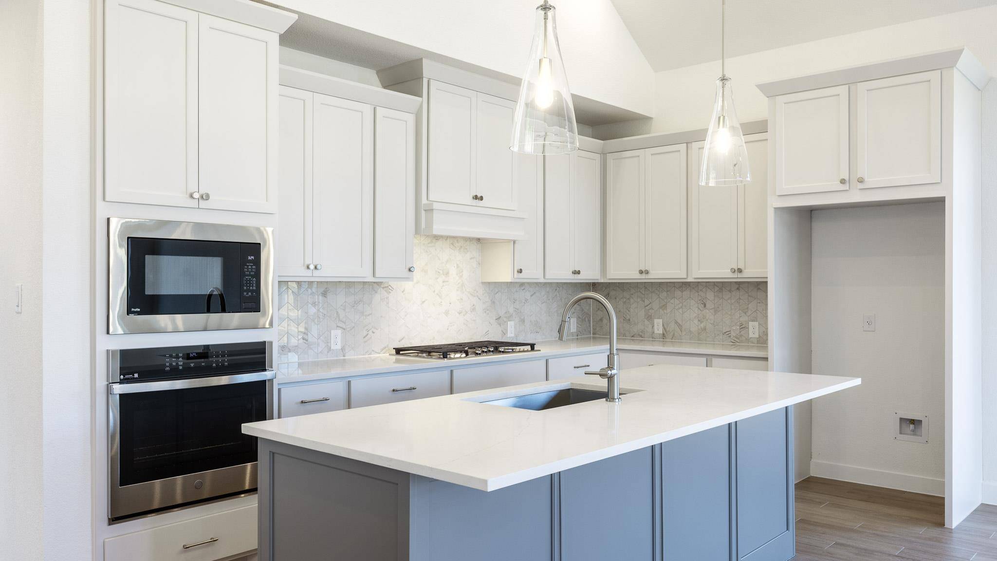 241 Blue Summit BND, Liberty Hill, TX 78642
